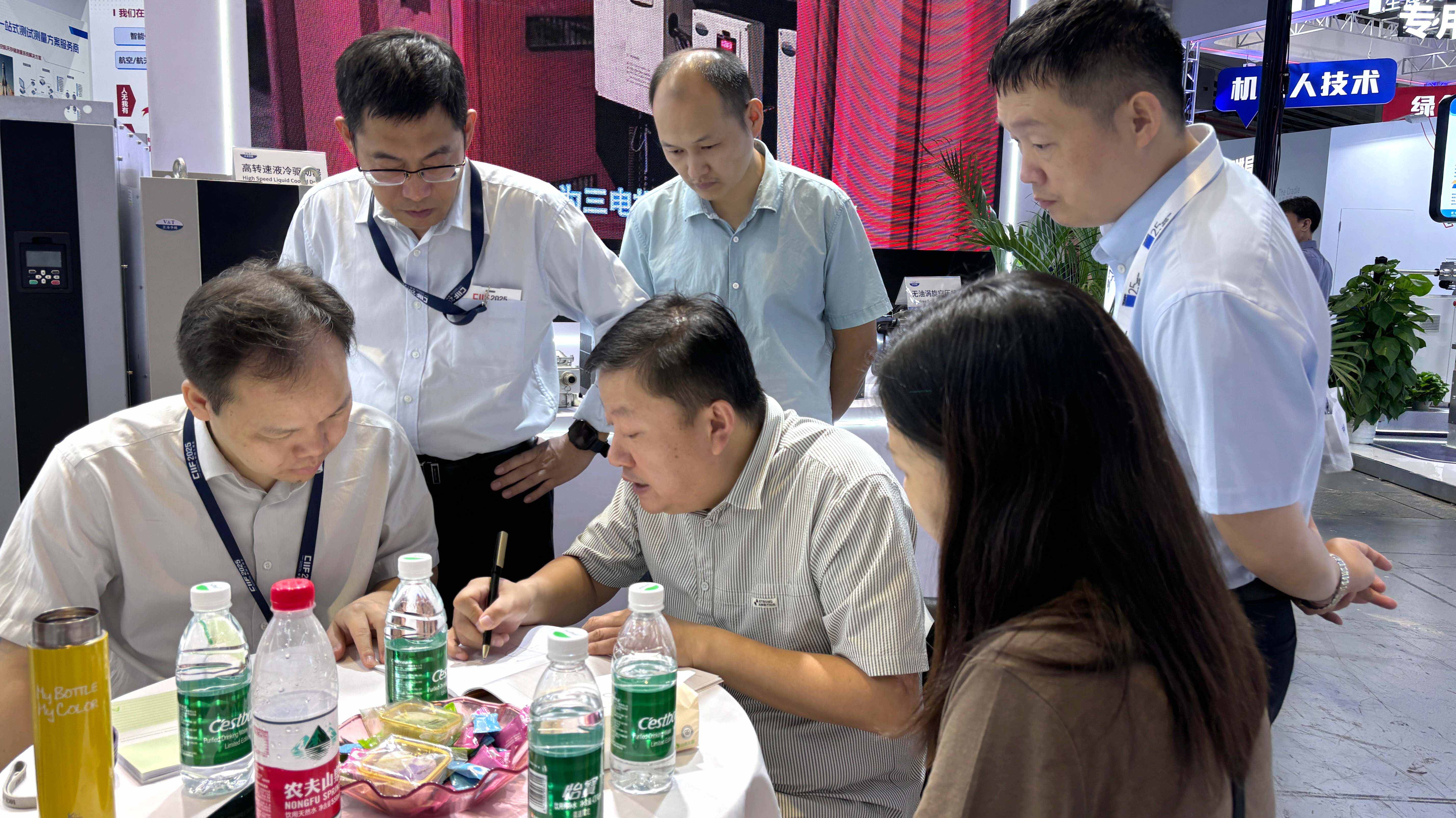 藍(lán)海華騰2025上海工博會圓滿收官！