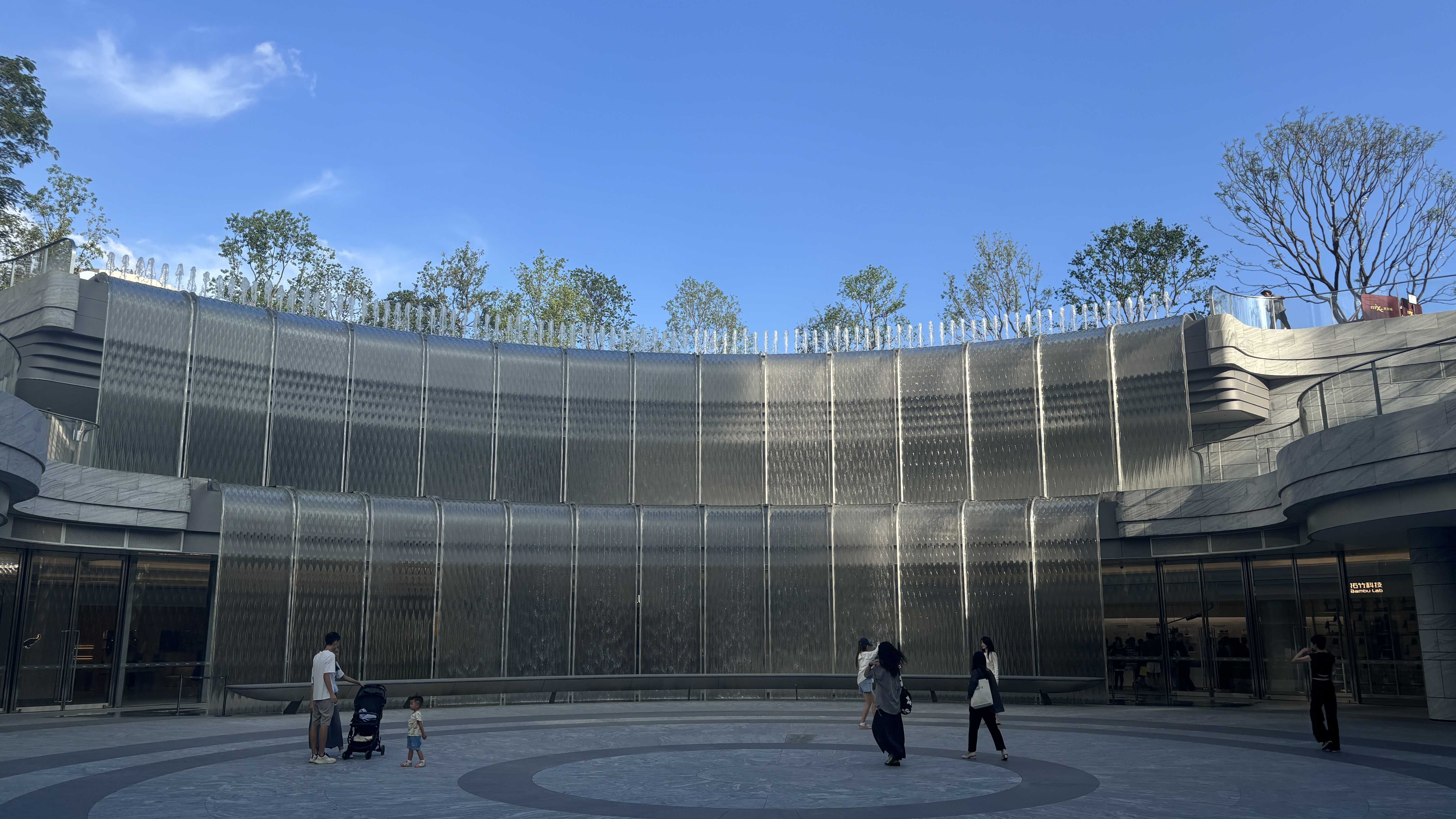 藍(lán)海華騰變頻器：奏響深圳灣萬(wàn)象城音樂(lè)噴泉的“水之交響樂(lè)”！